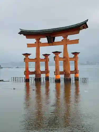 厳島神社の鳥居