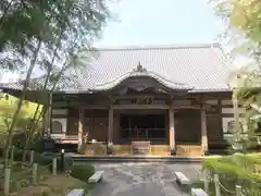 覚範寺の本殿