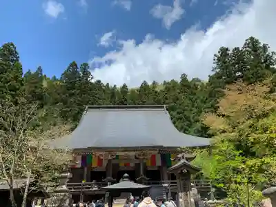 宝珠山 立石寺の本殿・本堂