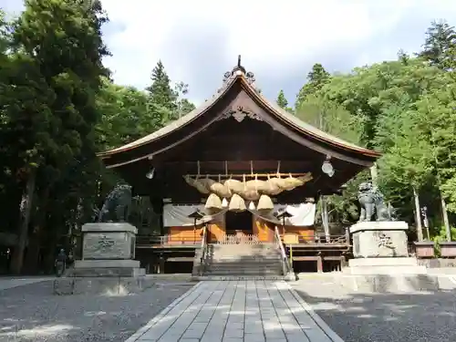 諏訪大社下社秋宮の本殿・本堂