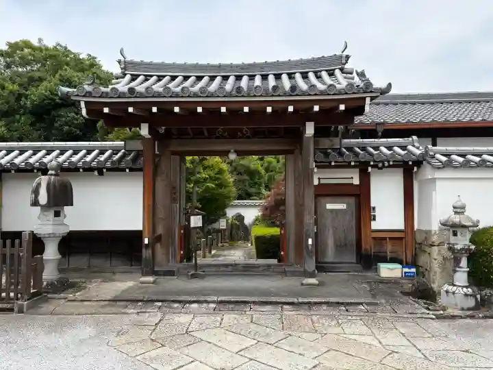 霊雲院の{uncategorized: "未分類", other: "その他", undefined: "問題あり", building: "その他建物", grave: "お墓", sacred_gate: "鳥居", guardian: "狛犬", statue: "像", buddha: "仏像", history: "歴史", nature: "自然", garden: "庭園", animal: "動物", pagoda: "塔", temizu: "手水舎", mountain_gate: "山門・神門", sanctuary: "本殿・本堂", subordinate: "末社・摂社", art: "芸術", scenery: "景色", jizo: "地蔵", ema: "絵馬", goshuin: "御朱印", omikuji: "おみくじ", items: "授与品その他", amulet: "お守り", goshuincho: "御朱印帳", eats: "食事", festival: "お祭り", votive_dance: "神楽", shichigosan: "七五三参", wedding: "結婚式", experience: "体験その他", initially: "初詣", around: "周辺", anti_infection: "感染症対策"}