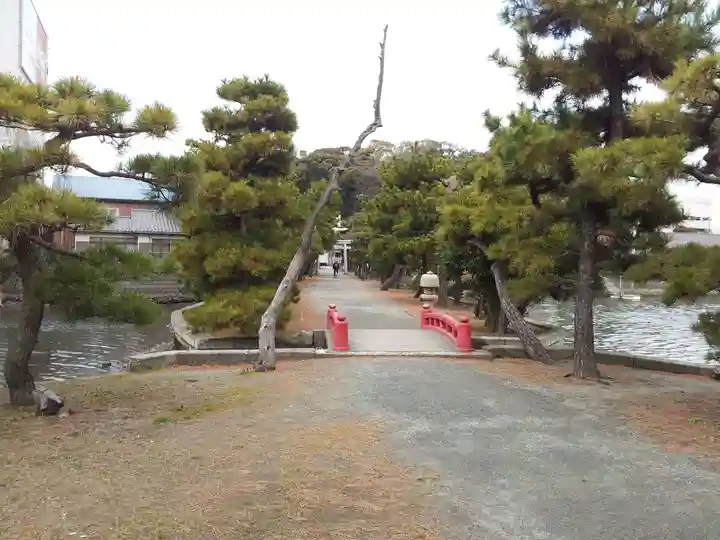 瀬戸神社の庭園