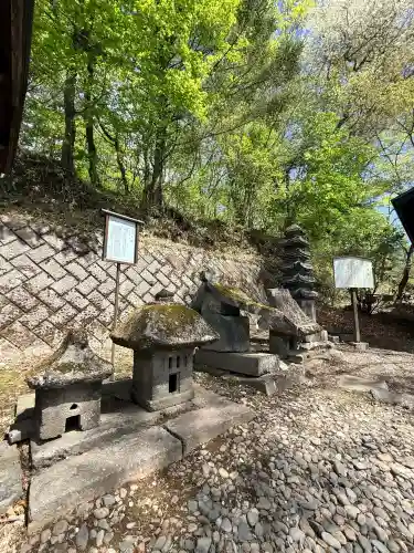 熊野皇大神社の{uncategorized: "未分類", other: "その他", undefined: "問題あり", building: "その他建物", grave: "お墓", sacred_gate: "鳥居", guardian: "狛犬", statue: "像", buddha: "仏像", history: "歴史", nature: "自然", garden: "庭園", animal: "動物", pagoda: "塔", temizu: "手水舎", mountain_gate: "山門・神門", sanctuary: "本殿・本堂", subordinate: "末社・摂社", art: "芸術", scenery: "景色", jizo: "地蔵", ema: "絵馬", goshuin: "御朱印", omikuji: "おみくじ", items: "授与品その他", amulet: "お守り", goshuincho: "御朱印帳", eats: "食事", festival: "お祭り", votive_dance: "神楽", shichigosan: "七五三参", wedding: "結婚式", experience: "体験その他", initially: "初詣", around: "周辺", anti_infection: "感染症対策"}