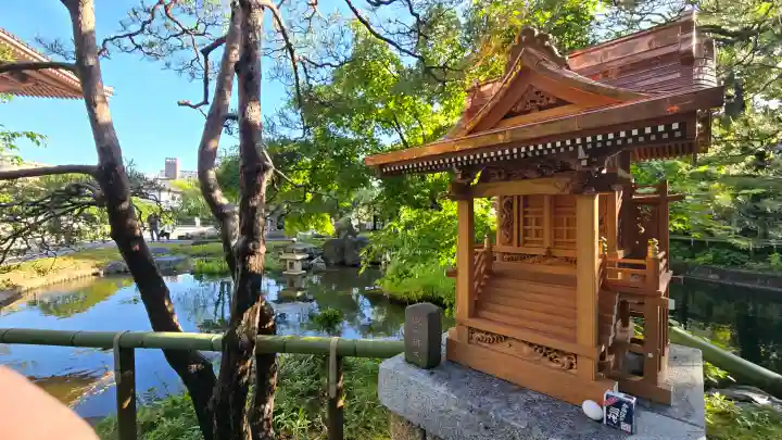 西新井大師総持寺の{uncategorized: "未分類", other: "その他", undefined: "問題あり", building: "その他建物", grave: "お墓", sacred_gate: "鳥居", guardian: "狛犬", statue: "像", buddha: "仏像", history: "歴史", nature: "自然", garden: "庭園", animal: "動物", pagoda: "塔", temizu: "手水舎", mountain_gate: "山門・神門", sanctuary: "本殿・本堂", subordinate: "末社・摂社", art: "芸術", scenery: "景色", jizo: "地蔵", ema: "絵馬", goshuin: "御朱印", omikuji: "おみくじ", items: "授与品その他", amulet: "お守り", goshuincho: "御朱印帳", eats: "食事", festival: "お祭り", votive_dance: "神楽", shichigosan: "七五三参", wedding: "結婚式", experience: "体験その他", initially: "初詣", around: "周辺", anti_infection: "感染症対策"}