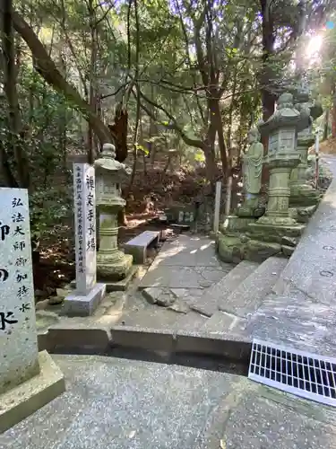 捨身ヶ嶽禅定(出釈迦寺奥の院）の建物その他