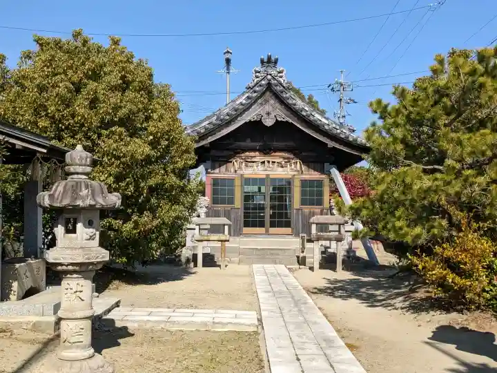 神明社(金棒神明社)の{uncategorized: "未分類", other: "その他", undefined: "問題あり", building: "その他建物", grave: "お墓", sacred_gate: "鳥居", guardian: "狛犬", statue: "像", buddha: "仏像", history: "歴史", nature: "自然", garden: "庭園", animal: "動物", pagoda: "塔", temizu: "手水舎", mountain_gate: "山門・神門", sanctuary: "本殿・本堂", subordinate: "末社・摂社", art: "芸術", scenery: "景色", jizo: "地蔵", ema: "絵馬", goshuin: "御朱印", omikuji: "おみくじ", items: "授与品その他", amulet: "お守り", goshuincho: "御朱印帳", eats: "食事", festival: "お祭り", votive_dance: "神楽", shichigosan: "七五三参", wedding: "結婚式", experience: "体験その他", initially: "初詣", around: "周辺", anti_infection: "感染症対策"}