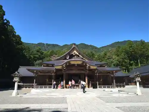 彌彦神社の本殿