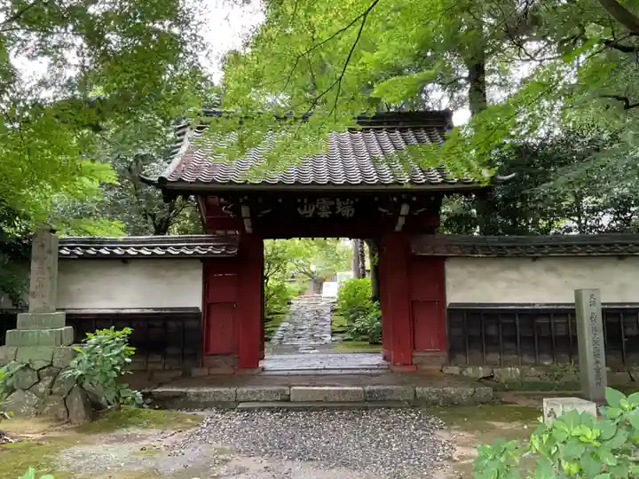 本光寺の山門・神門