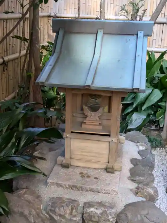稲荷神社の{uncategorized: "未分類", other: "その他", undefined: "問題あり", building: "その他建物", grave: "お墓", sacred_gate: "鳥居", guardian: "狛犬", statue: "像", buddha: "仏像", history: "歴史", nature: "自然", garden: "庭園", animal: "動物", pagoda: "塔", temizu: "手水舎", mountain_gate: "山門・神門", sanctuary: "本殿・本堂", subordinate: "末社・摂社", art: "芸術", scenery: "景色", jizo: "地蔵", ema: "絵馬", goshuin: "御朱印", omikuji: "おみくじ", items: "授与品その他", amulet: "お守り", goshuincho: "御朱印帳", eats: "食事", festival: "お祭り", votive_dance: "神楽", shichigosan: "七五三参", wedding: "結婚式", experience: "体験その他", initially: "初詣", around: "周辺", anti_infection: "感染症対策"}