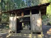 下永野熊野神社の{uncategorized: "未分類", other: "その他", undefined: "問題あり", building: "その他建物", grave: "お墓", sacred_gate: "鳥居", guardian: "狛犬", statue: "像", buddha: "仏像", history: "歴史", nature: "自然", garden: "庭園", animal: "動物", pagoda: "塔", temizu: "手水舎", mountain_gate: "山門・神門", sanctuary: "本殿・本堂", subordinate: "末社・摂社", art: "芸術", scenery: "景色", jizo: "地蔵", ema: "絵馬", goshuin: "御朱印", omikuji: "おみくじ", items: "授与品その他", amulet: "お守り", goshuincho: "御朱印帳", eats: "食事", festival: "お祭り", votive_dance: "神楽", shichigosan: "七五三参", wedding: "結婚式", experience: "体験その他", initially: "初詣", around: "周辺", anti_infection: "感染症対策"}