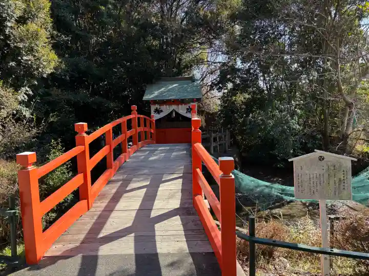 赤尾渋垂郡辺神社の{uncategorized: "未分類", other: "その他", undefined: "問題あり", building: "その他建物", grave: "お墓", sacred_gate: "鳥居", guardian: "狛犬", statue: "像", buddha: "仏像", history: "歴史", nature: "自然", garden: "庭園", animal: "動物", pagoda: "塔", temizu: "手水舎", mountain_gate: "山門・神門", sanctuary: "本殿・本堂", subordinate: "末社・摂社", art: "芸術", scenery: "景色", jizo: "地蔵", ema: "絵馬", goshuin: "御朱印", omikuji: "おみくじ", items: "授与品その他", amulet: "お守り", goshuincho: "御朱印帳", eats: "食事", festival: "お祭り", votive_dance: "神楽", shichigosan: "七五三参", wedding: "結婚式", experience: "体験その他", initially: "初詣", around: "周辺", anti_infection: "感染症対策"}