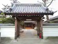 泉正寺の山門・神門