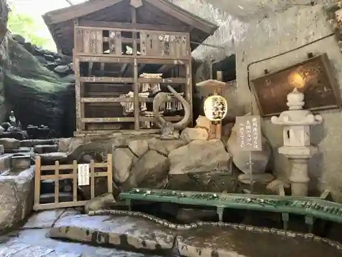 銭洗弁財天宇賀福神社のその他建物