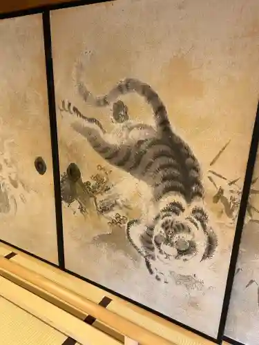 瀧安寺の{uncategorized: "未分類", other: "その他", undefined: "問題あり", building: "その他建物", grave: "お墓", sacred_gate: "鳥居", guardian: "狛犬", statue: "像", buddha: "仏像", history: "歴史", nature: "自然", garden: "庭園", animal: "動物", pagoda: "塔", temizu: "手水舎", mountain_gate: "山門・神門", sanctuary: "本殿・本堂", subordinate: "末社・摂社", art: "芸術", scenery: "景色", jizo: "地蔵", ema: "絵馬", goshuin: "御朱印", omikuji: "おみくじ", items: "授与品その他", amulet: "お守り", goshuincho: "御朱印帳", eats: "食事", festival: "お祭り", votive_dance: "神楽", shichigosan: "七五三参", wedding: "結婚式", experience: "体験その他", initially: "初詣", around: "周辺", anti_infection: "感染症対策"}