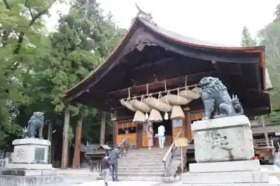 諏訪大社下社秋宮の本殿・本堂
