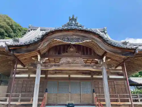 満願寺の本殿・本堂