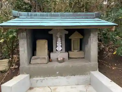 三ツ山地蔵尊の末社・摂社