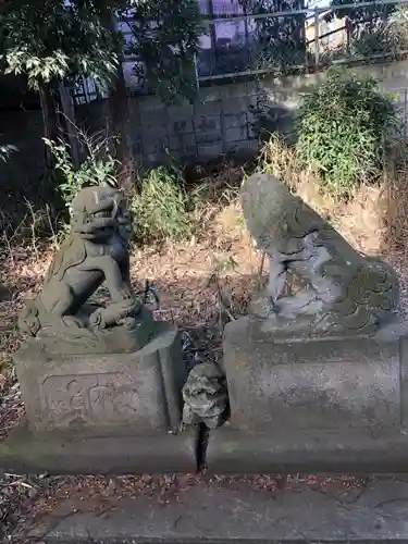 六所神社の狛犬