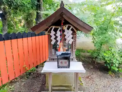 源九郎稲荷神社の末社・摂社