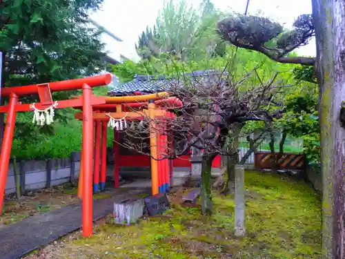 稲荷社（義市稲荷社）の鳥居