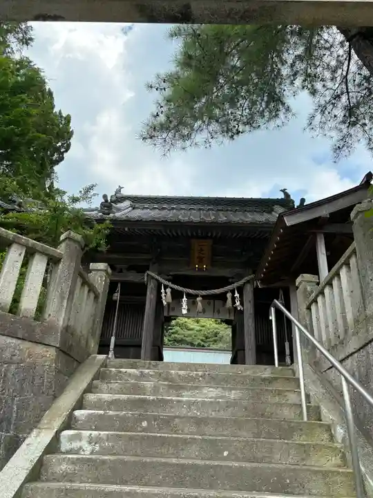 一之宮神社の山門・神門
