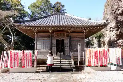 岩屋観音の本殿・本堂