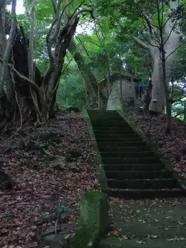 茂宇気神社の建物その他