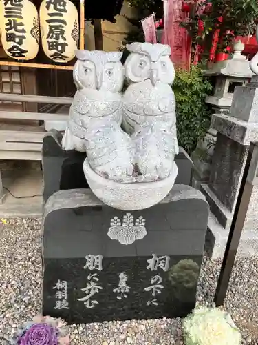 池袋御嶽神社の像