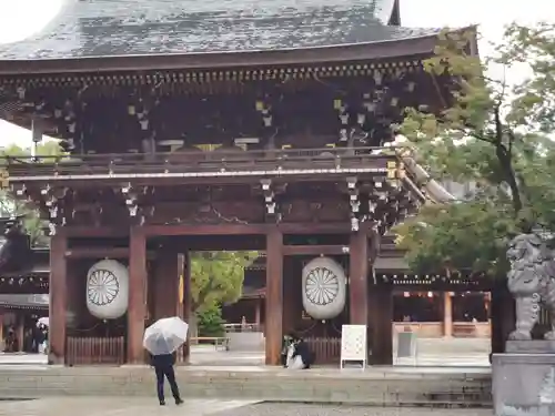 寒川神社の山門・神門