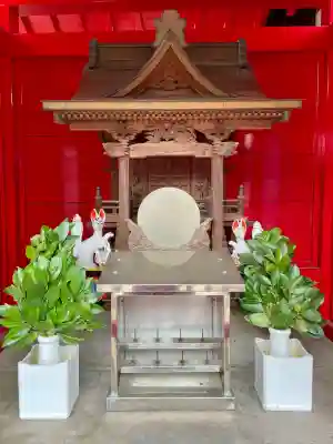 馬場子育稲荷神社の{uncategorized: "未分類", other: "その他", undefined: "問題あり", building: "その他建物", grave: "お墓", sacred_gate: "鳥居", guardian: "狛犬", statue: "像", buddha: "仏像", history: "歴史", nature: "自然", garden: "庭園", animal: "動物", pagoda: "塔", temizu: "手水舎", mountain_gate: "山門・神門", sanctuary: "本殿・本堂", subordinate: "末社・摂社", art: "芸術", scenery: "景色", jizo: "地蔵", ema: "絵馬", goshuin: "御朱印", omikuji: "おみくじ", items: "授与品その他", amulet: "お守り", goshuincho: "御朱印帳", eats: "食事", festival: "お祭り", votive_dance: "神楽", shichigosan: "七五三参", wedding: "結婚式", experience: "体験その他", initially: "初詣", around: "周辺", anti_infection: "感染症対策"}
