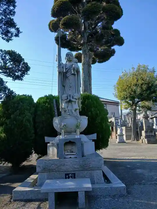 長福寺の{uncategorized: "未分類", other: "その他", undefined: "問題あり", building: "その他建物", grave: "お墓", sacred_gate: "鳥居", guardian: "狛犬", statue: "像", buddha: "仏像", history: "歴史", nature: "自然", garden: "庭園", animal: "動物", pagoda: "塔", temizu: "手水舎", mountain_gate: "山門・神門", sanctuary: "本殿・本堂", subordinate: "末社・摂社", art: "芸術", scenery: "景色", jizo: "地蔵", ema: "絵馬", goshuin: "御朱印", omikuji: "おみくじ", items: "授与品その他", amulet: "お守り", goshuincho: "御朱印帳", eats: "食事", festival: "お祭り", votive_dance: "神楽", shichigosan: "七五三参", wedding: "結婚式", experience: "体験その他", initially: "初詣", around: "周辺", anti_infection: "感染症対策"}