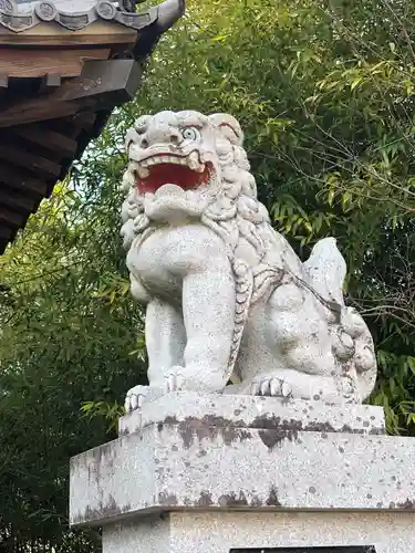 新田白山神社の狛犬