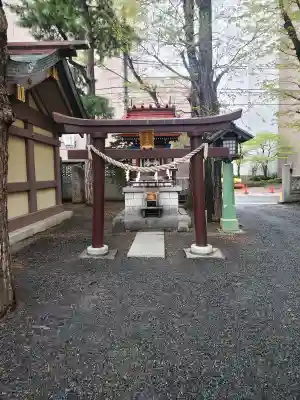 三吉神社の{uncategorized: "未分類", other: "その他", undefined: "問題あり", building: "その他建物", grave: "お墓", sacred_gate: "鳥居", guardian: "狛犬", statue: "像", buddha: "仏像", history: "歴史", nature: "自然", garden: "庭園", animal: "動物", pagoda: "塔", temizu: "手水舎", mountain_gate: "山門・神門", sanctuary: "本殿・本堂", subordinate: "末社・摂社", art: "芸術", scenery: "景色", jizo: "地蔵", ema: "絵馬", goshuin: "御朱印", omikuji: "おみくじ", items: "授与品その他", amulet: "お守り", goshuincho: "御朱印帳", eats: "食事", festival: "お祭り", votive_dance: "神楽", shichigosan: "七五三参", wedding: "結婚式", experience: "体験その他", initially: "初詣", around: "周辺", anti_infection: "感染症対策"}