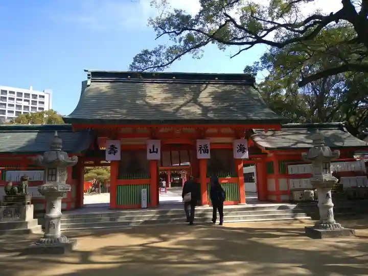 住吉神社の{uncategorized: "未分類", other: "その他", undefined: "問題あり", building: "その他建物", grave: "お墓", sacred_gate: "鳥居", guardian: "狛犬", statue: "像", buddha: "仏像", history: "歴史", nature: "自然", garden: "庭園", animal: "動物", pagoda: "塔", temizu: "手水舎", mountain_gate: "山門・神門", sanctuary: "本殿・本堂", subordinate: "末社・摂社", art: "芸術", scenery: "景色", jizo: "地蔵", ema: "絵馬", goshuin: "御朱印", omikuji: "おみくじ", items: "授与品その他", amulet: "お守り", goshuincho: "御朱印帳", eats: "食事", festival: "お祭り", votive_dance: "神楽", shichigosan: "七五三参", wedding: "結婚式", experience: "体験その他", initially: "初詣", around: "周辺", anti_infection: "感染症対策"}