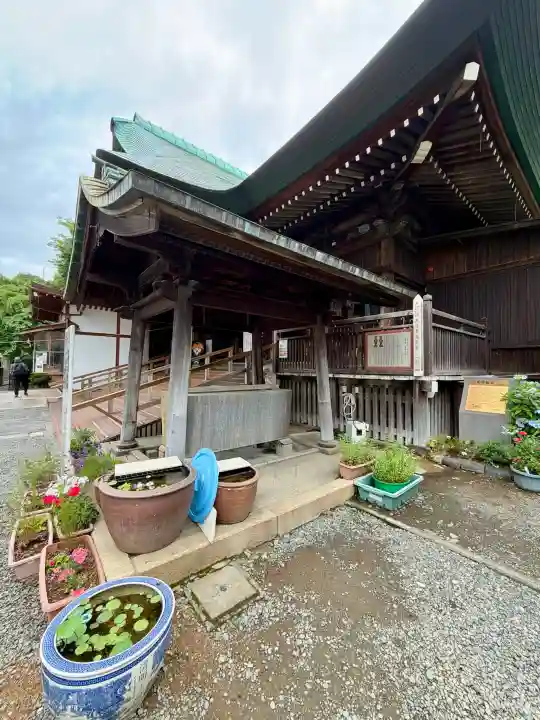 弘明寺の{uncategorized: "未分類", other: "その他", undefined: "問題あり", building: "その他建物", grave: "お墓", sacred_gate: "鳥居", guardian: "狛犬", statue: "像", buddha: "仏像", history: "歴史", nature: "自然", garden: "庭園", animal: "動物", pagoda: "塔", temizu: "手水舎", mountain_gate: "山門・神門", sanctuary: "本殿・本堂", subordinate: "末社・摂社", art: "芸術", scenery: "景色", jizo: "地蔵", ema: "絵馬", goshuin: "御朱印", omikuji: "おみくじ", items: "授与品その他", amulet: "お守り", goshuincho: "御朱印帳", eats: "食事", festival: "お祭り", votive_dance: "神楽", shichigosan: "七五三参", wedding: "結婚式", experience: "体験その他", initially: "初詣", around: "周辺", anti_infection: "感染症対策"}