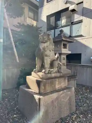 白金氷川神社の狛犬