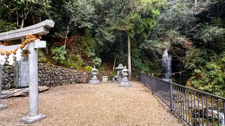 八大龍王姫松明神(奈良県)