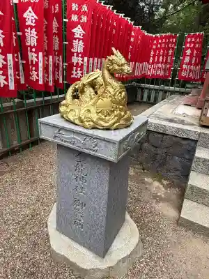 春日大社金龍神社（禁裡殿）の{uncategorized: "未分類", other: "その他", undefined: "問題あり", building: "その他建物", grave: "お墓", sacred_gate: "鳥居", guardian: "狛犬", statue: "像", buddha: "仏像", history: "歴史", nature: "自然", garden: "庭園", animal: "動物", pagoda: "塔", temizu: "手水舎", mountain_gate: "山門・神門", sanctuary: "本殿・本堂", subordinate: "末社・摂社", art: "芸術", scenery: "景色", jizo: "地蔵", ema: "絵馬", goshuin: "御朱印", omikuji: "おみくじ", items: "授与品その他", amulet: "お守り", goshuincho: "御朱印帳", eats: "食事", festival: "お祭り", votive_dance: "神楽", shichigosan: "七五三参", wedding: "結婚式", experience: "体験その他", initially: "初詣", around: "周辺", anti_infection: "感染症対策"}