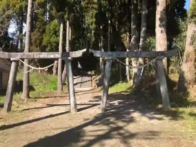諏訪神社の鳥居