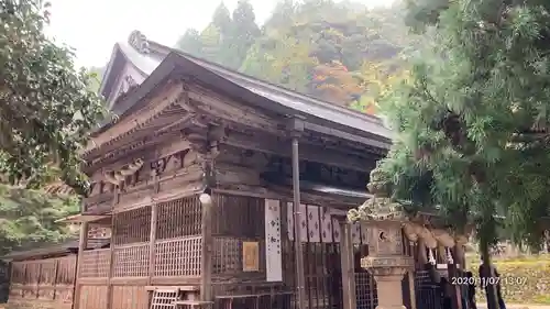 玉作湯神社の本殿