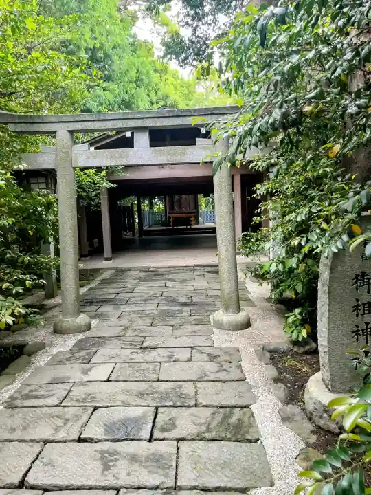 寒川神社の{uncategorized: "未分類", other: "その他", undefined: "問題あり", building: "その他建物", grave: "お墓", sacred_gate: "鳥居", guardian: "狛犬", statue: "像", buddha: "仏像", history: "歴史", nature: "自然", garden: "庭園", animal: "動物", pagoda: "塔", temizu: "手水舎", mountain_gate: "山門・神門", sanctuary: "本殿・本堂", subordinate: "末社・摂社", art: "芸術", scenery: "景色", jizo: "地蔵", ema: "絵馬", goshuin: "御朱印", omikuji: "おみくじ", items: "授与品その他", amulet: "お守り", goshuincho: "御朱印帳", eats: "食事", festival: "お祭り", votive_dance: "神楽", shichigosan: "七五三参", wedding: "結婚式", experience: "体験その他", initially: "初詣", around: "周辺", anti_infection: "感染症対策"}