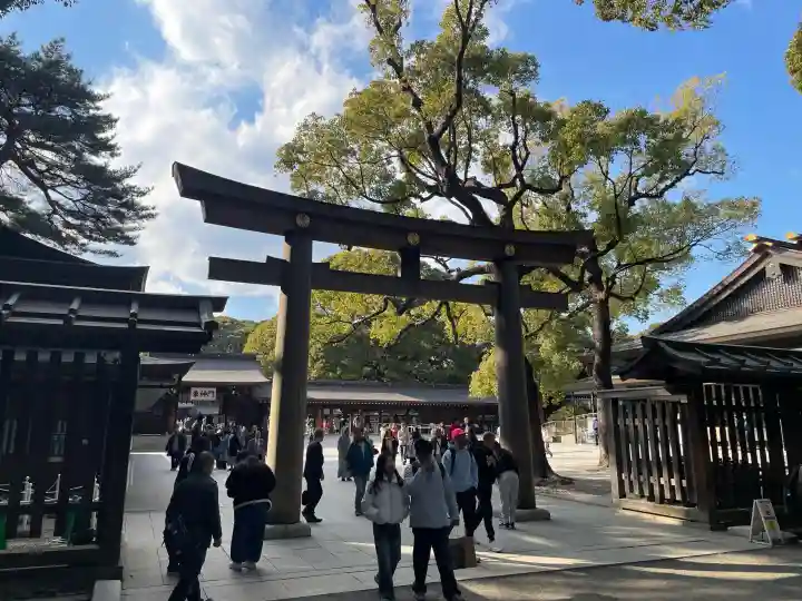 明治神宮の{uncategorized: "未分類", other: "その他", undefined: "問題あり", building: "その他建物", grave: "お墓", sacred_gate: "鳥居", guardian: "狛犬", statue: "像", buddha: "仏像", history: "歴史", nature: "自然", garden: "庭園", animal: "動物", pagoda: "塔", temizu: "手水舎", mountain_gate: "山門・神門", sanctuary: "本殿・本堂", subordinate: "末社・摂社", art: "芸術", scenery: "景色", jizo: "地蔵", ema: "絵馬", goshuin: "御朱印", omikuji: "おみくじ", items: "授与品その他", amulet: "お守り", goshuincho: "御朱印帳", eats: "食事", festival: "お祭り", votive_dance: "神楽", shichigosan: "七五三参", wedding: "結婚式", experience: "体験その他", initially: "初詣", around: "周辺", anti_infection: "感染症対策"}