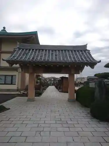 大長寺の山門