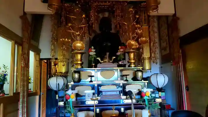 亮昌寺の本殿・本堂