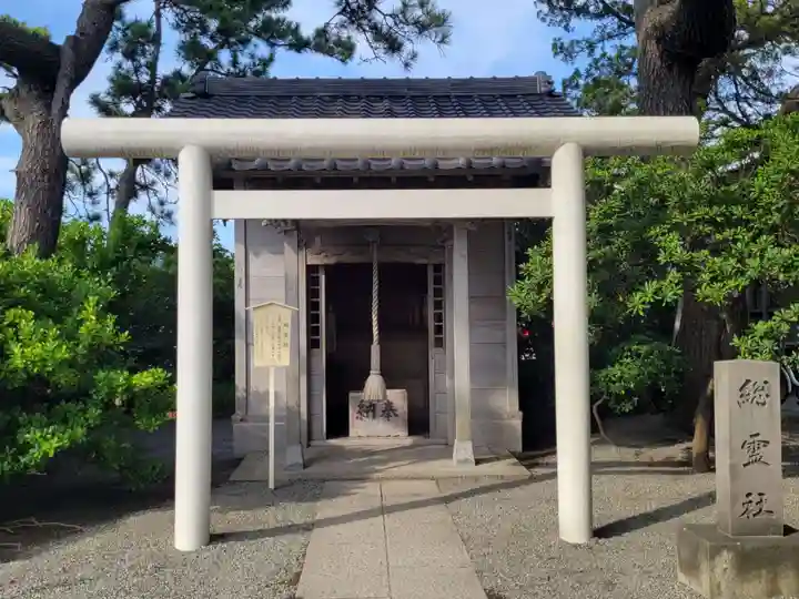 森戸大明神(森戸神社)の末社・摂社