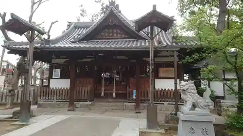 鴨高田神社の本殿