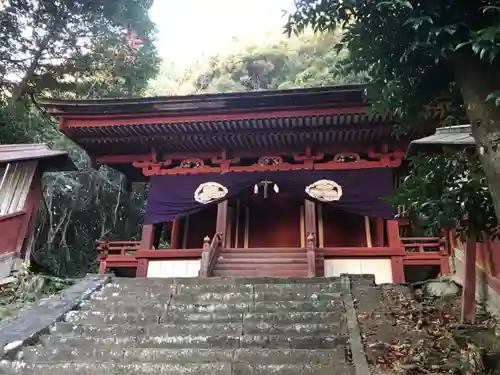 染羽天石勝神社の本殿