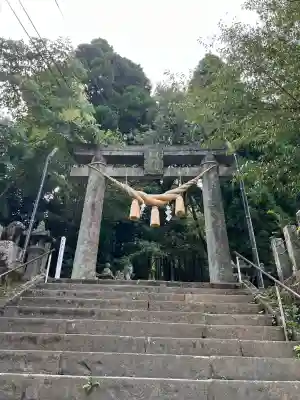 上色見熊野座神社の{uncategorized: "未分類", other: "その他", undefined: "問題あり", building: "その他建物", grave: "お墓", sacred_gate: "鳥居", guardian: "狛犬", statue: "像", buddha: "仏像", history: "歴史", nature: "自然", garden: "庭園", animal: "動物", pagoda: "塔", temizu: "手水舎", mountain_gate: "山門・神門", sanctuary: "本殿・本堂", subordinate: "末社・摂社", art: "芸術", scenery: "景色", jizo: "地蔵", ema: "絵馬", goshuin: "御朱印", omikuji: "おみくじ", items: "授与品その他", amulet: "お守り", goshuincho: "御朱印帳", eats: "食事", festival: "お祭り", votive_dance: "神楽", shichigosan: "七五三参", wedding: "結婚式", experience: "体験その他", initially: "初詣", around: "周辺", anti_infection: "感染症対策"}