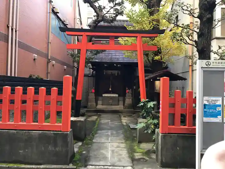出世稲荷神社(柳森神社境外摂社)の鳥居