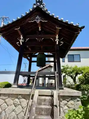 隨願寺の{uncategorized: "未分類", other: "その他", undefined: "問題あり", building: "その他建物", grave: "お墓", sacred_gate: "鳥居", guardian: "狛犬", statue: "像", buddha: "仏像", history: "歴史", nature: "自然", garden: "庭園", animal: "動物", pagoda: "塔", temizu: "手水舎", mountain_gate: "山門・神門", sanctuary: "本殿・本堂", subordinate: "末社・摂社", art: "芸術", scenery: "景色", jizo: "地蔵", ema: "絵馬", goshuin: "御朱印", omikuji: "おみくじ", items: "授与品その他", amulet: "お守り", goshuincho: "御朱印帳", eats: "食事", festival: "お祭り", votive_dance: "神楽", shichigosan: "七五三参", wedding: "結婚式", experience: "体験その他", initially: "初詣", around: "周辺", anti_infection: "感染症対策"}
